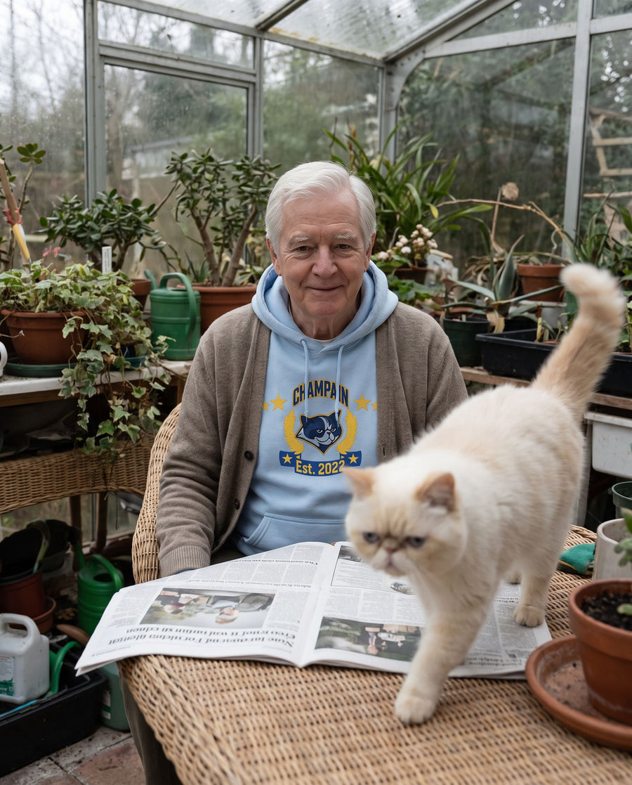 LOYALEN sweater with an embroidered pet portrait
